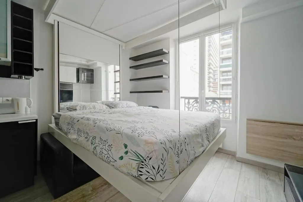 Doorman - Parisian Apt Historic Gem - Top Location Apartment